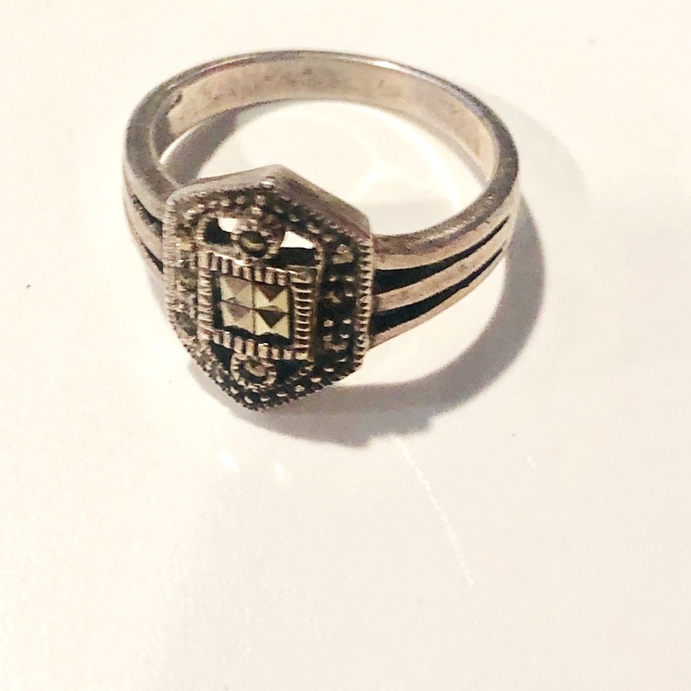 925 Sterling Silver ring size 9
